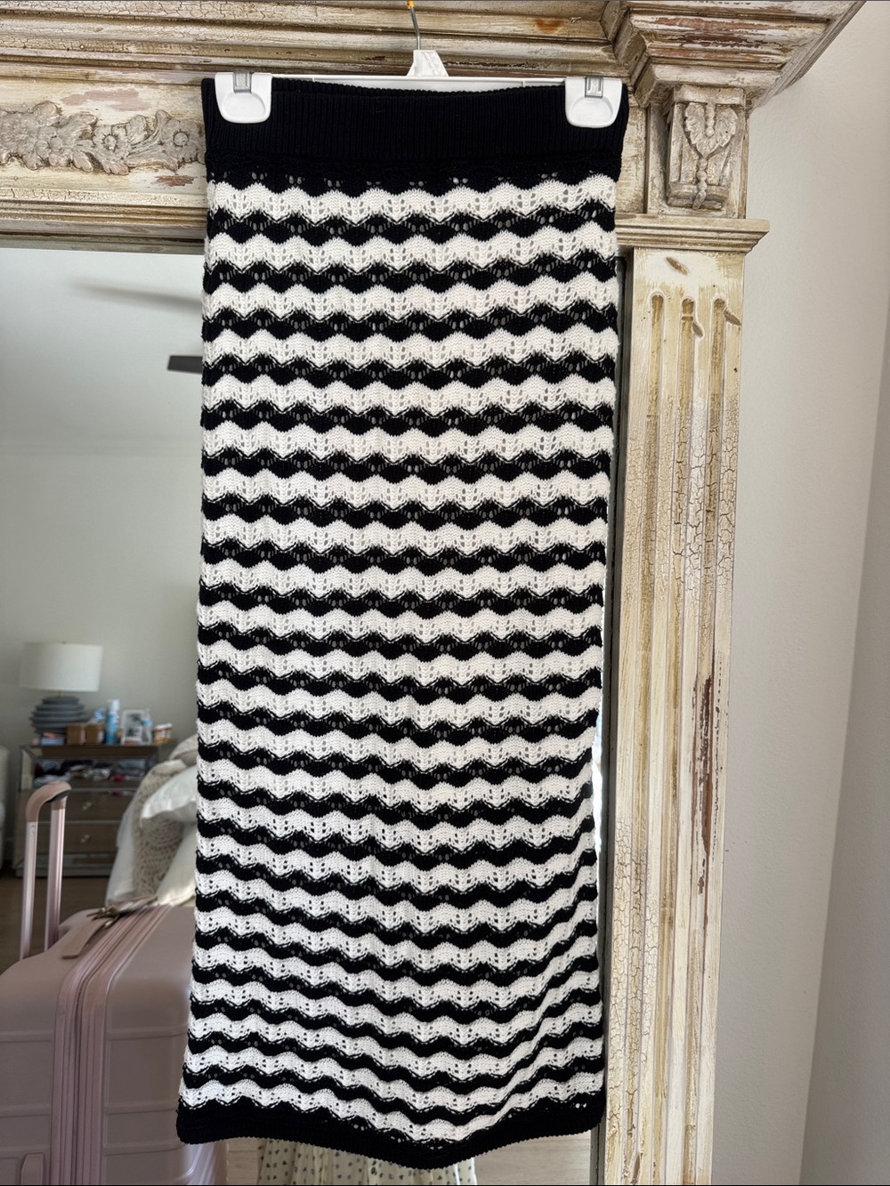 Jessica Simpson Black and White Chevron Midi Skirt